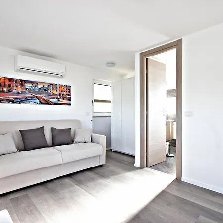 Romantic Attic With Terrace Over 罗马