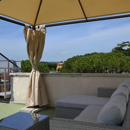 Apartment Romantic Attic With Terrace Over Rome